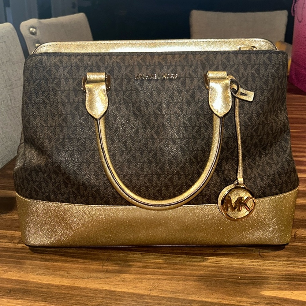 Michael Kors Savannah Satchel
